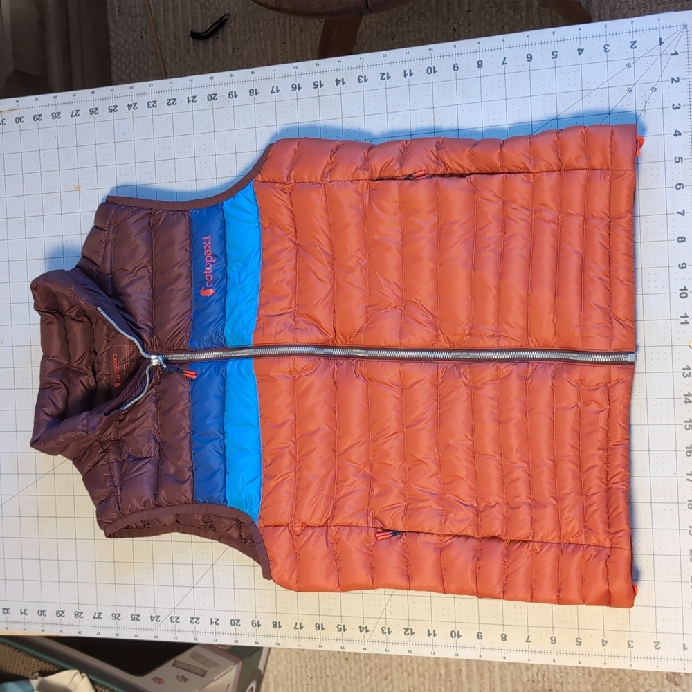 Men's Cotopaxi Fuego Down Vest in Chestnut/Spice